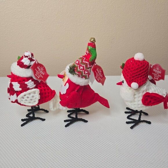 Set Of 3 Holiday Time Red White Birds Figurines Christmas NEW 2022 - Picture 5 of 6
